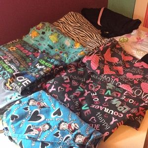 Xl nursing scrub tops (9) bundle